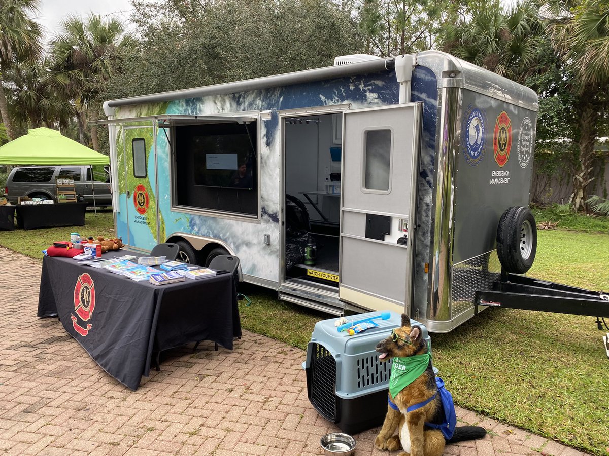 MartinCountyEMA's tweet photo. Today we’re at the #MuttMarch at Memorial Park in Stuart. Come out and see all the very good boys and girls and learn about pet preparedness. #MartinReady @HSTC1 https://t.co/85lz3IAZCO