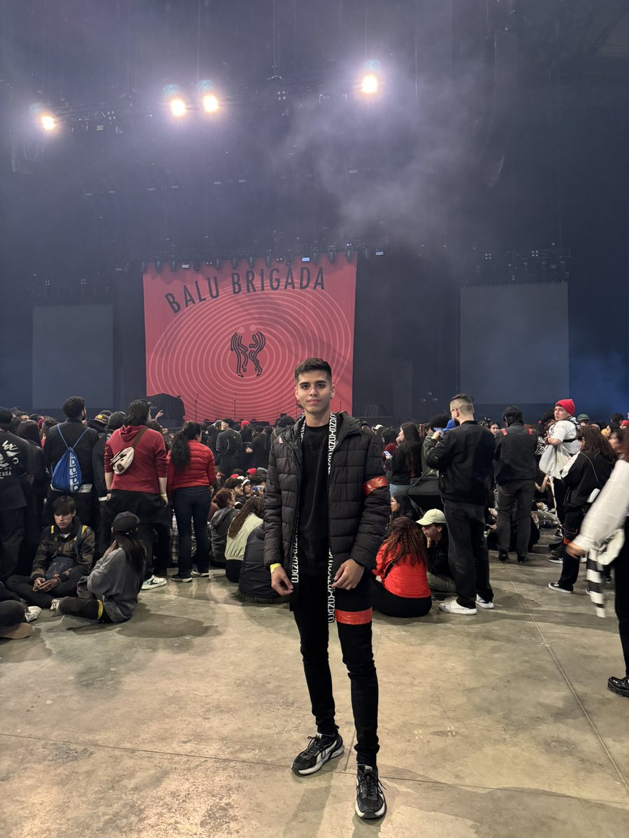 FelipeH3405's tweet photo. I'm Clancy - TØP |-/ https://t.co/lu3m7vgH0N