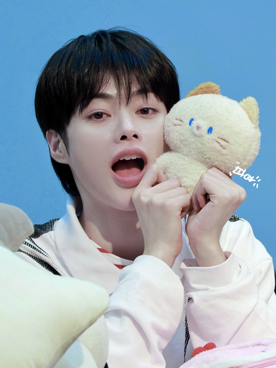 dadada9898's tweet image. ˗ˋˏ𓌉🎂𓇋ˎˊ˗

한빈아  HBD✨💗
우리 해바라기~ 항상 행복하자!!!

#HAPPY_HANBIN_DAY
#슈퍼한빈_슈퍼생축
#superHANBINday
#한빈 #HANBIN
#템페스트  #TEMPEST