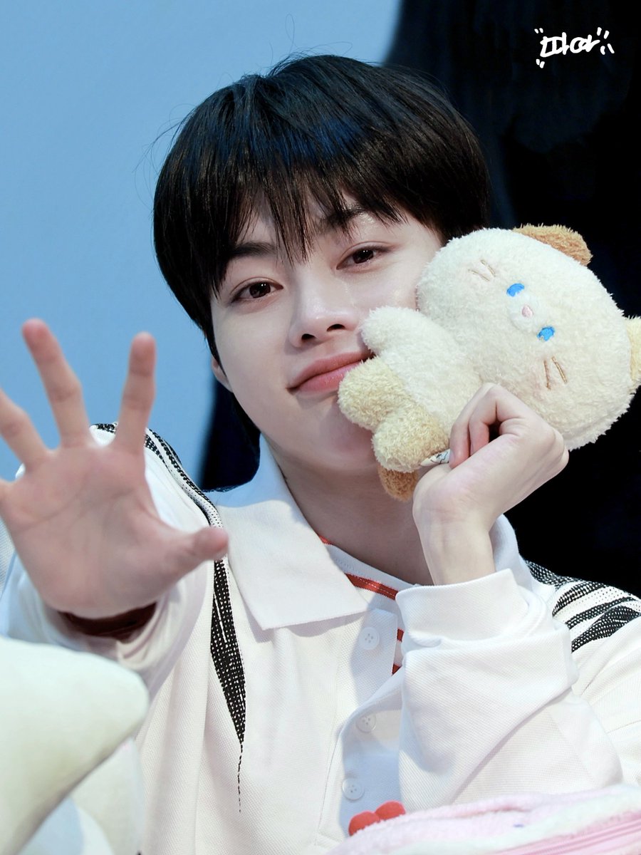 dadada9898's tweet image. ˗ˋˏ𓌉🎂𓇋ˎˊ˗

한빈아  HBD✨💗
우리 해바라기~ 항상 행복하자!!!

#HAPPY_HANBIN_DAY
#슈퍼한빈_슈퍼생축
#superHANBINday
#한빈 #HANBIN
#템페스트  #TEMPEST