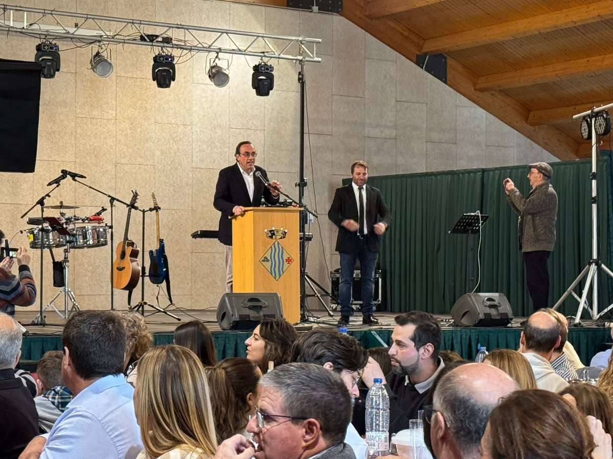 Un goig compartir amb tants veïns i veïnes de Prullans el dinar d’escudella amb motiu de la Festa de Sant Antoni. 

Les nacions es construeixen a partir d’expressions culturals com aquesta festa que és, alhora, un acte d’orgull d’identitat col·lectiva a través de la gastronomia.