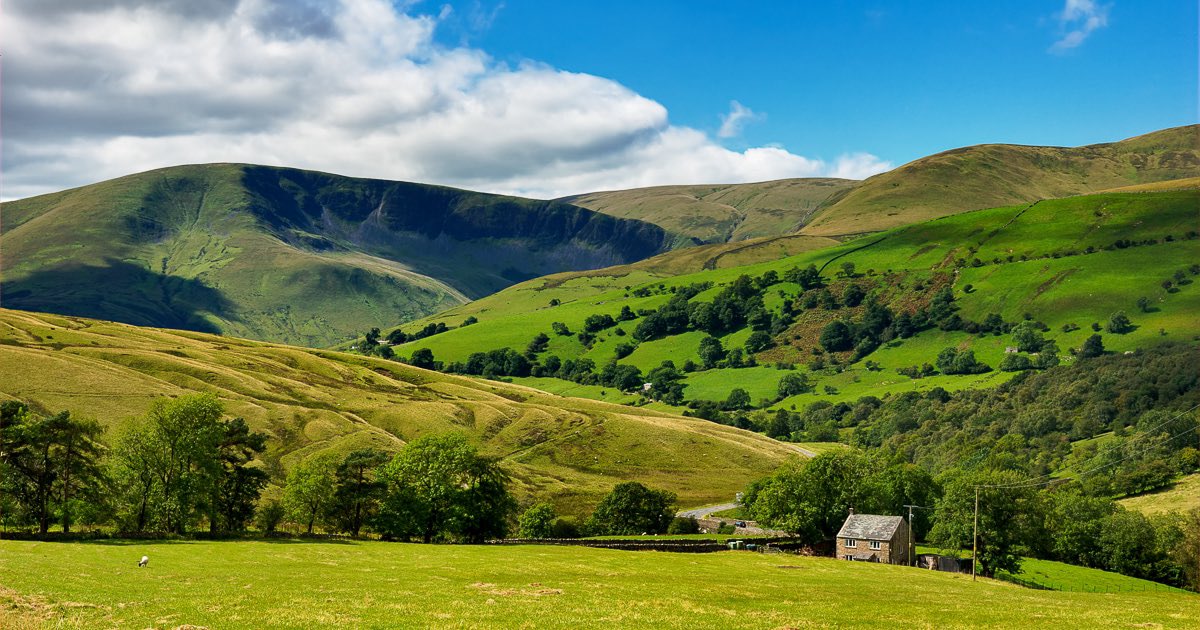 MEGA_terminal's tweet photo. 🌹 The English Countryside, rolling green hills, historic villages, and landscapes that have inspired for centuries! Protect it. Celebrate it. MEGA 🏴󠁧󠁢󠁥󠁮󠁧󠁿🇬🇧🌳 https://t.co/6QqKGEZyDD