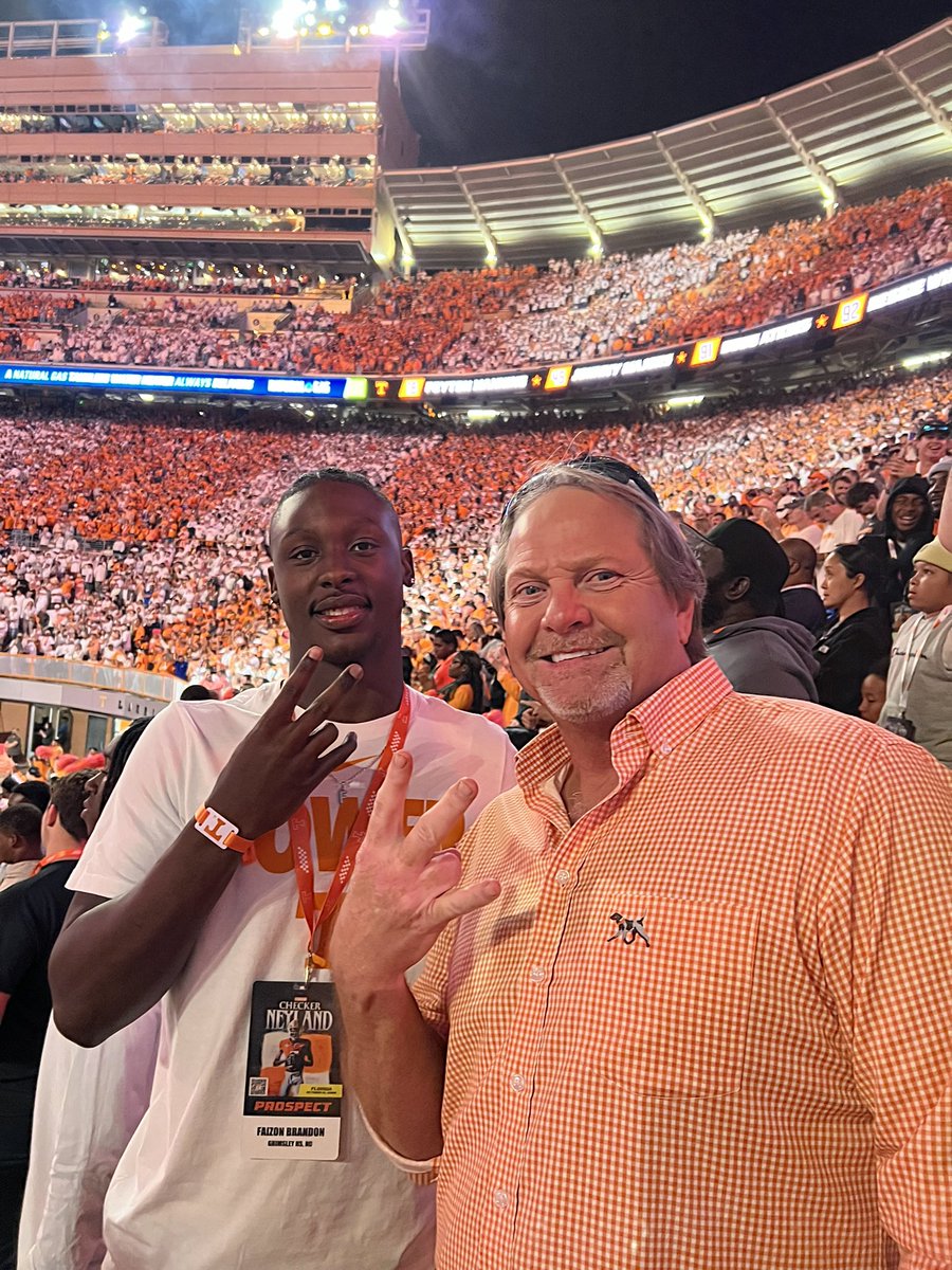 DewayneOdell's tweet photo. @faizon_brandon can’t wait to watch you ball out at Tennessee!!! https://t.co/rtVDPgGg8k