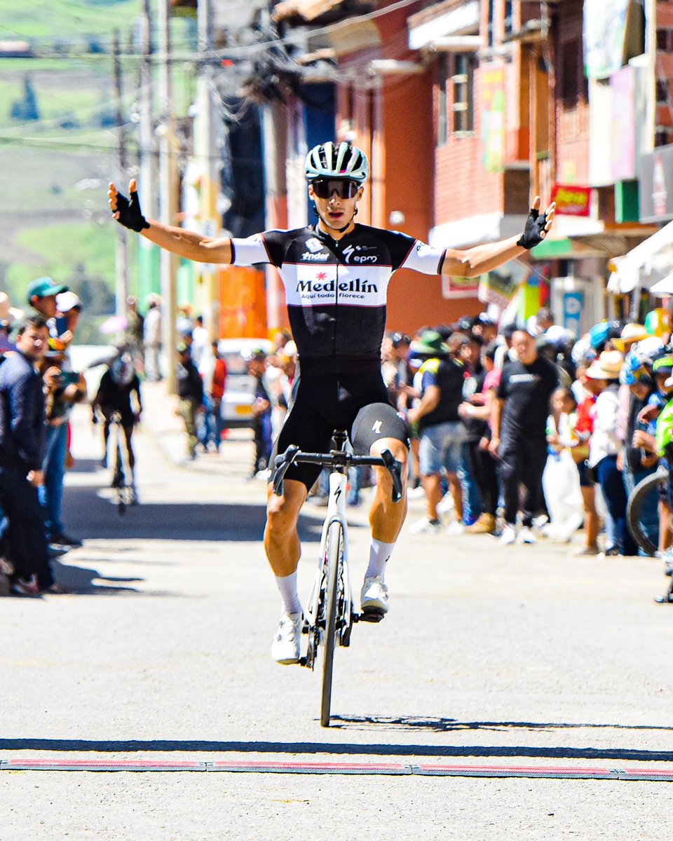 Victoria 🔥

De gran manera hemos empezado esta temporada con victoria de <a href="/wparedesz/">Wilmar Paredes</a> en el Circuito Miguel Sanabria en Tuta, Boyacá, primera carrera oficial del calendario nacional <a href="/fedeciclismocol/">Federación Colombiana de Ciclismo</a>. 

Viva Medellín. Vamos con toda 💪🏻

#MedellínTeQuiere 💙