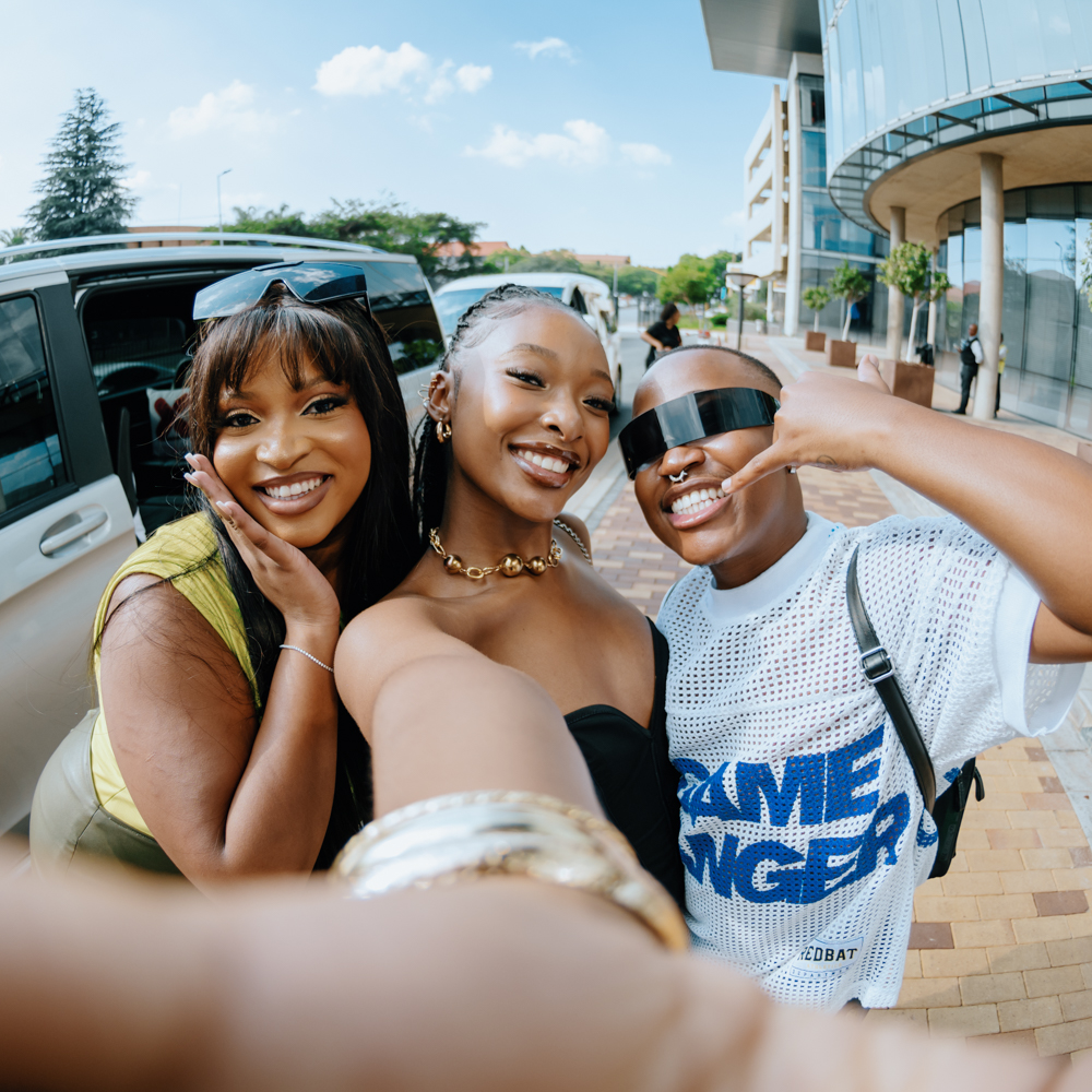 Our #TylaOnShowmax Squad understood the assignment and they're ready to ROCK with <a href="/Tyllaaaaaaa/">Tyla</a> Masambe! 💃🐅🔥