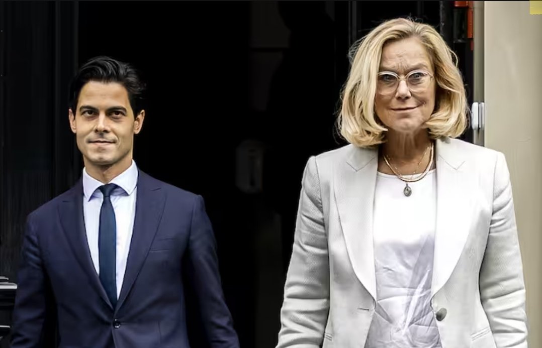 Na de schatkist te hebben LEEGGEROOFD, wil Kaag 100 MILJARD (!) van jouw zuurverdiende geld! Jetten wil 10 MILJARD voor een Europees leger! Krankzinnig!

Doe een ❤️ &amp; RT als je WALGT van Jetten &amp; Kaag!