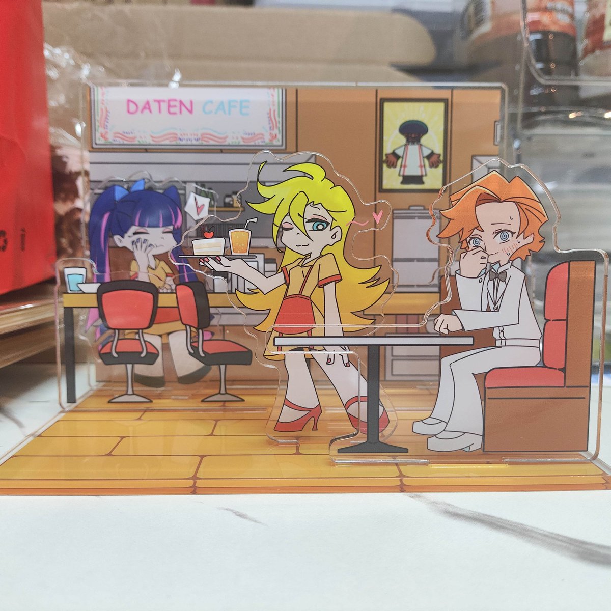 Rydia_02200059's tweet image. 做了新的立牌样品,美美拍了第一张照片之后发现我把panty放反了…哈哈我是笨蛋,实际应该是第二张照片这样
#PantyStockingwithGarterbelt