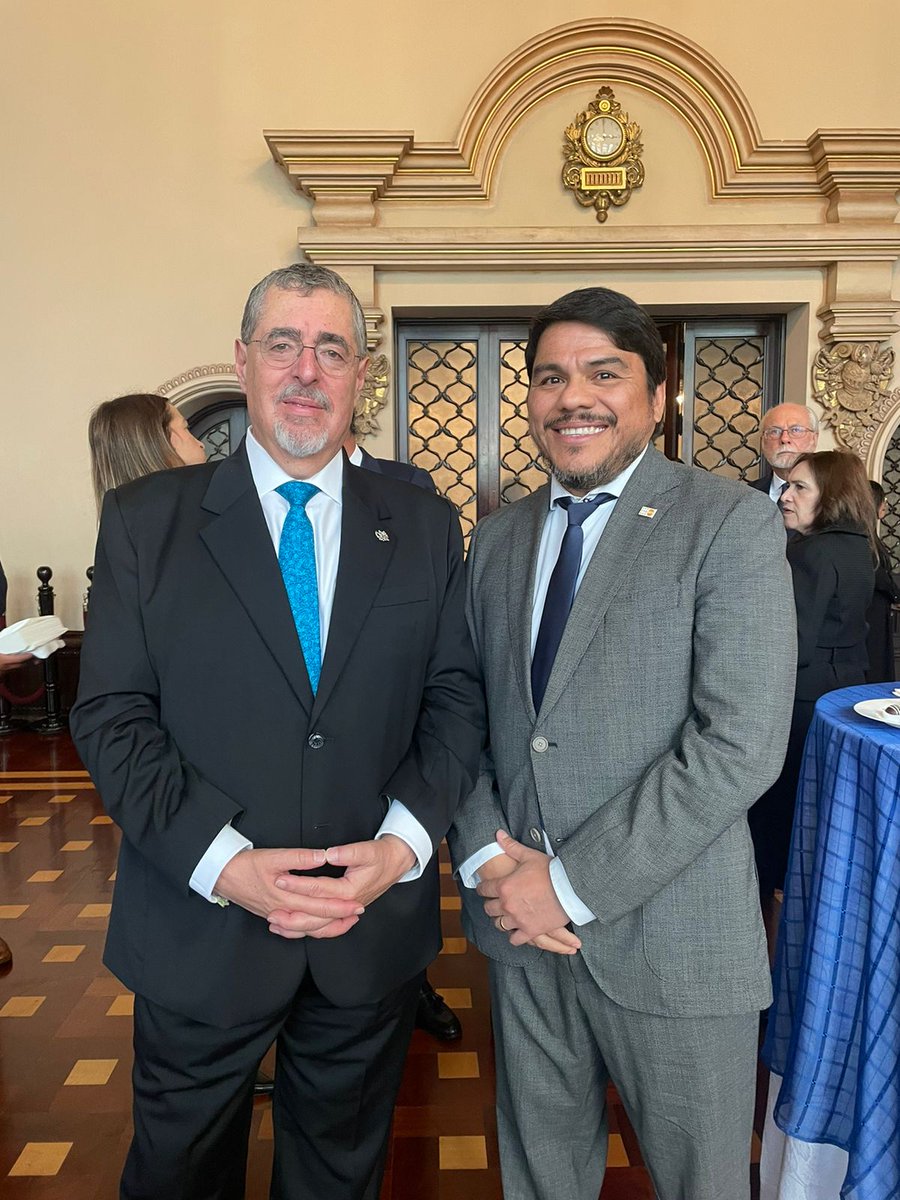 Víctor Valdivieso (@valdiviesovic) on Twitter photo Gracias al Presidente @BernardoArevalo por su cálida invitación a compartir el saludo de Año Nuevo. En <a href="/UNFPAGuatemala/">UNFPA Guatemala</a> seguimos trabajando junt@s por el bienestar y los derechos de todas las personas, con compromiso renovado para un 2025 lleno de logros y avances para Guatemala. Gracias al Presidente @BernardoArevalo por su cálida invitación a compartir el saludo de Año Nuevo. En <a href="/UNFPAGuatemala/">UNFPA Guatemala</a> seguimos trabajando junt@s por el bienestar y los derechos de todas las personas, con compromiso renovado para un 2025 lleno de logros y avances para Guatemala.