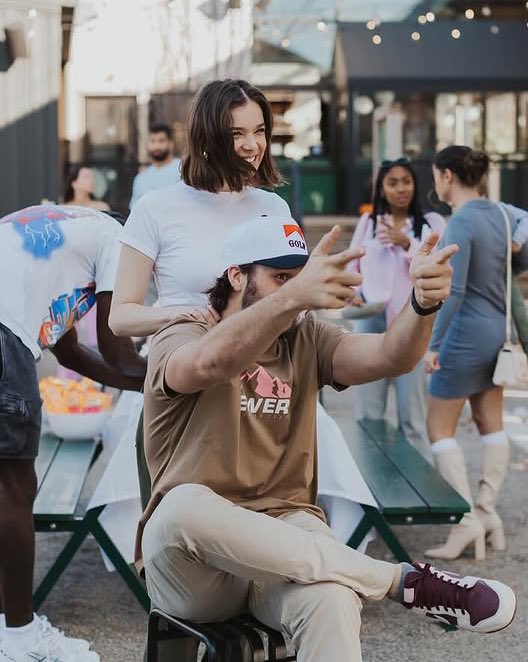archiveshailees's tweet image. hailee steinfeld and josh allen at a gender reveal party