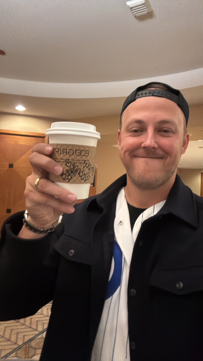 Quick update from Cubs Con… absolutely dialed cup of coffee!! <a href="/ihapp_1/">Ian Happ</a> <a href="/connectroasters/">Connect Roasters</a>