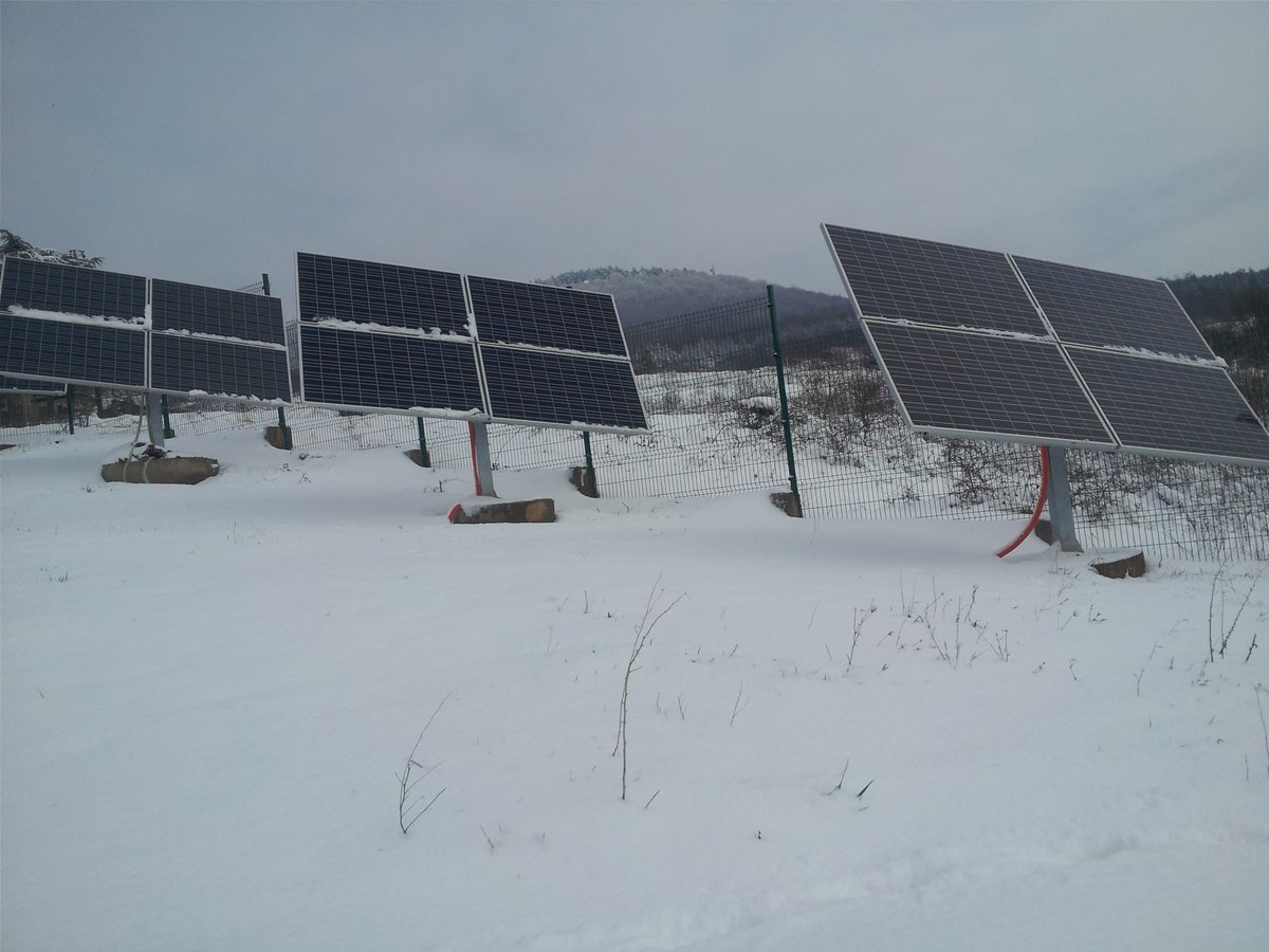 EnergetskaE's tweet photo. Da li ste znali da se pomoću solarnih panela može smanjiti za 40% potrošnja energije za grejanje, a emisije zagađujućih materija smanjiti za 50%?
https://t.co/0jShSrhCMB https://t.co/9MZ0fMfxuM