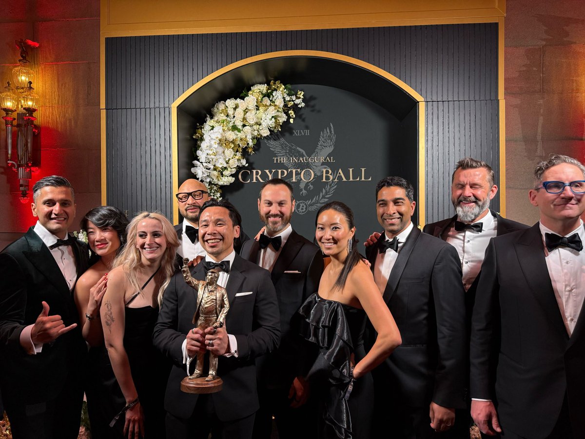 What a night at the crypto ball with the @Mysten_Labs, @SuiNetwork family 💙