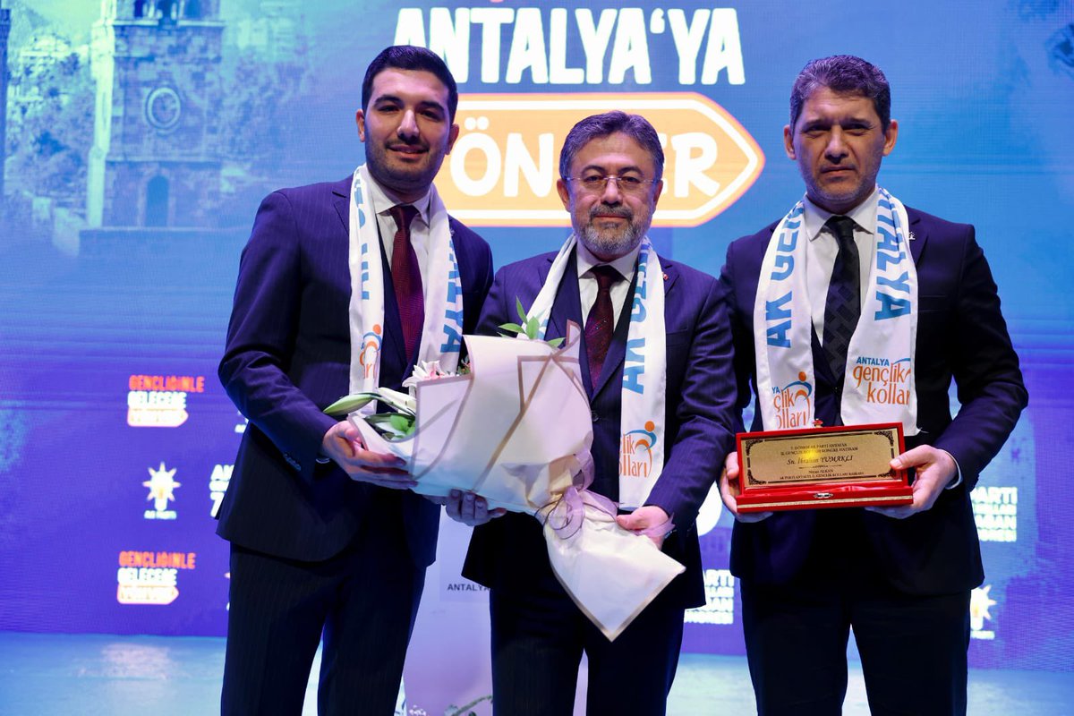 AKGenclikGM's tweet photo. 📍Antalya

Tarım ve Orman Bakanımız Sayın @ibrahimyumakli’nın katılımlarıyla Antalya İl Gençlik Kolları Kongremizi coşkuyla gerçekleştirdik. 

Gençliğiyle Antalya’ya Yön Verecek teşkilatımız hayırlı uğurlu olsun!😎 https://t.co/ou77KFYtMf