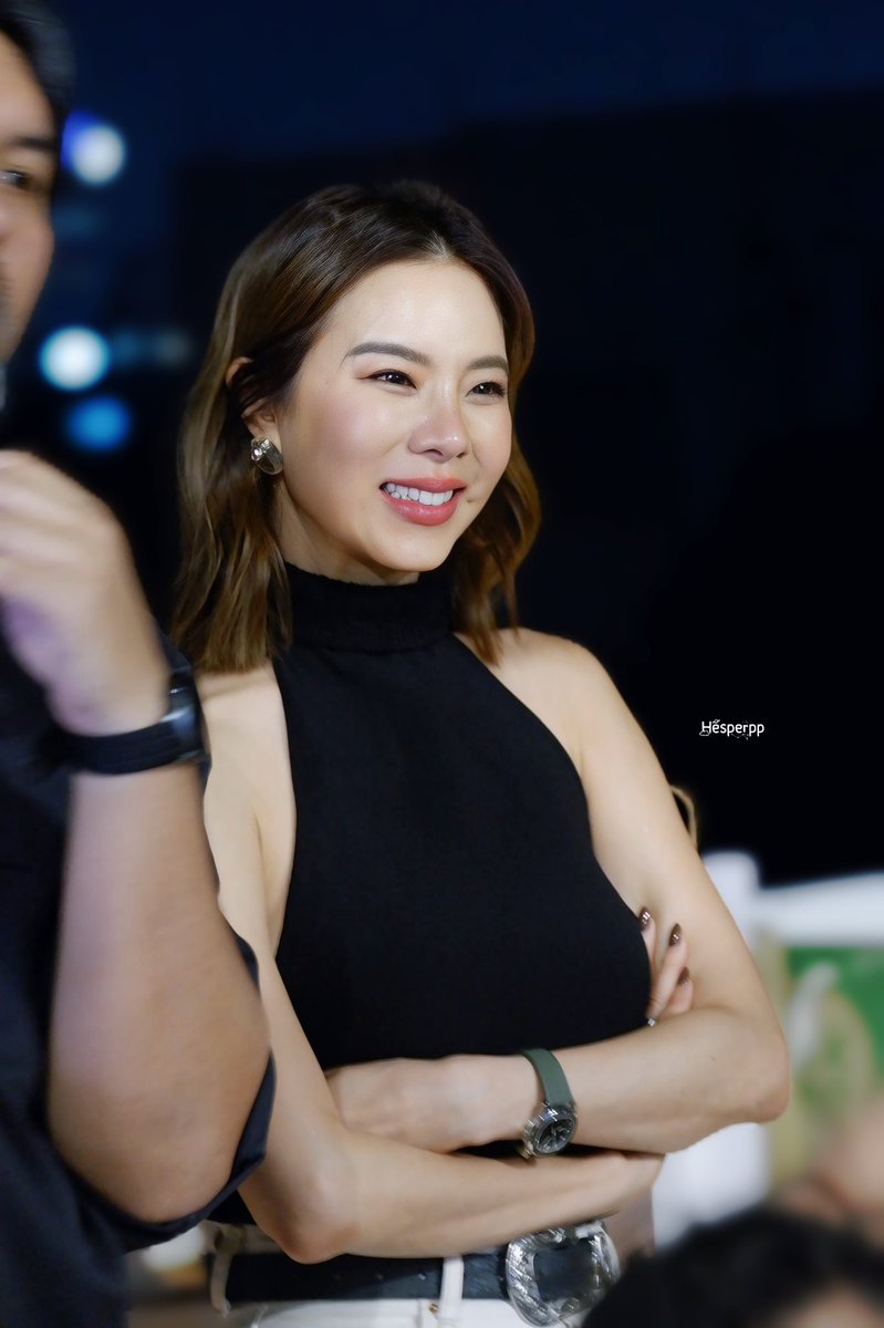 ppearnss's tweet image. วันนี้เห็นรอยยิ้มพี่คริสเยอะมาก มีความสุขจนล้นออกมาเลย ขอให้รอยยิ้มนี้อยู่กับพี่คริสตลอดไป นะคะ ❤️

 #หมูกระทะกะคริส2025 #Crishorwang