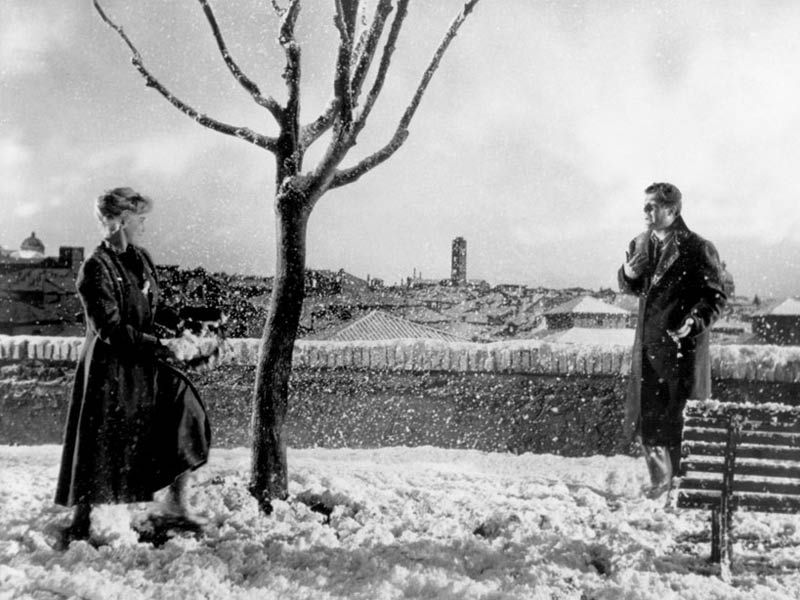 "Ahora que estoy sentado junto a usted y que hablo con usted me aterra pensar en el futuro, porque el futuro es otra vez la soledad, esta vida rutinaria e inútil. ¿Y ya con qué voy a soñar, cuando he sido tan feliz despierto?"
"Noches blancas", Fiodor Dostoyevski