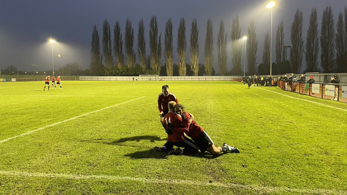 Adam Drake tweet media