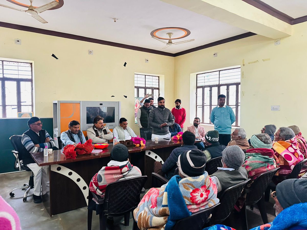 नोहर दौरे के दौरान युवा कांग्रेस नेता, थालड़का सरपंच भाई श्री राधेश्याम सहारण जी द्वारा किए गए स्वागत सत्कार के लिए हृदय से आभार। 
<a href="/SachinPilot/">Sachin Pilot</a> <a href="/Allavaru/">Krishna Allavaru</a> <a href="/UdayBhanuIYC/">Uday Bhanu Chib</a> <a href="/Rajasthan_PYC/">Rajasthan Youth Congress</a>