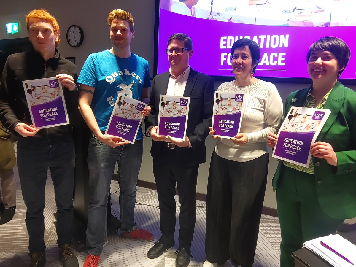 Great to see <a href="/EISUnion/">EIS</a> launch it's Education For Peace policy and connect with teachers at the Still We Rise conference in Glasgow.
"There is no way to peace - peace is the way" ✌🏼 
And we've loved meeting teachers working on inclusion and equity in so many ways!