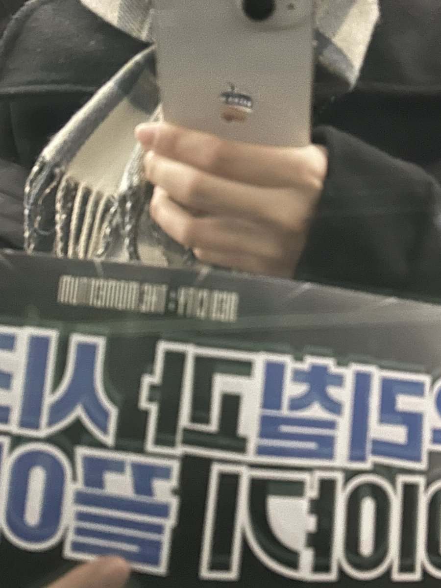 이몸
우리칠이너무좋아서쓰러짐