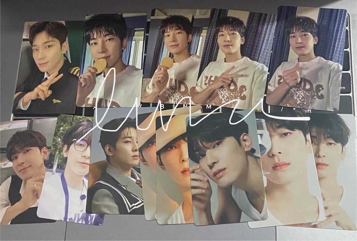 _100na's tweet image. { wts lfb ina 🧚‍♀️ }

clearance sale
   - take all only yaa🙌
IDR 3OO.OOO exc adm 🍊
ayo diangkut, udah stopcol soalnya😔

tag. wts pc wonwoo pilot nanatour sbt seventeen regal fml ww