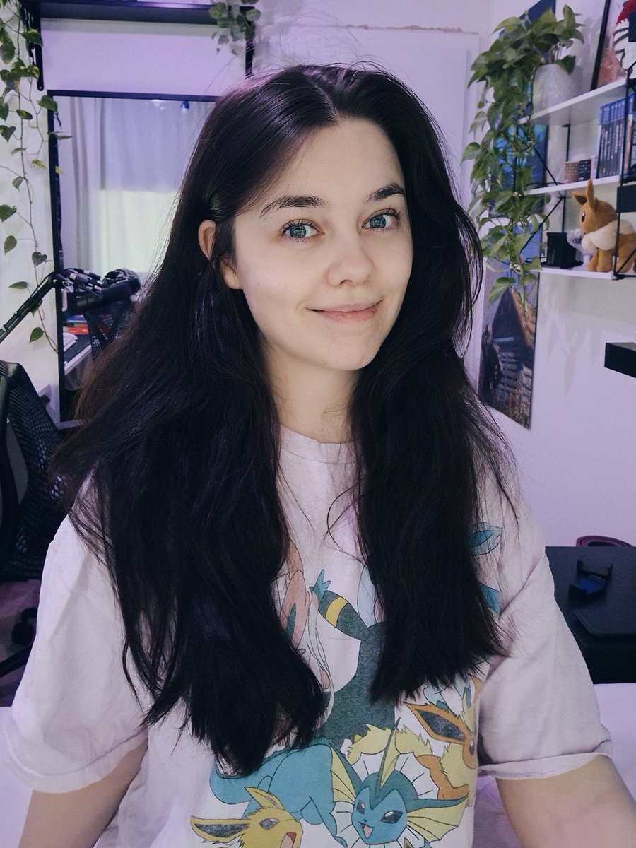 Birthday gurrrrl today! 🥳 Thanks for all of the wishes 😊🎀🎈just being cozy today ✨️