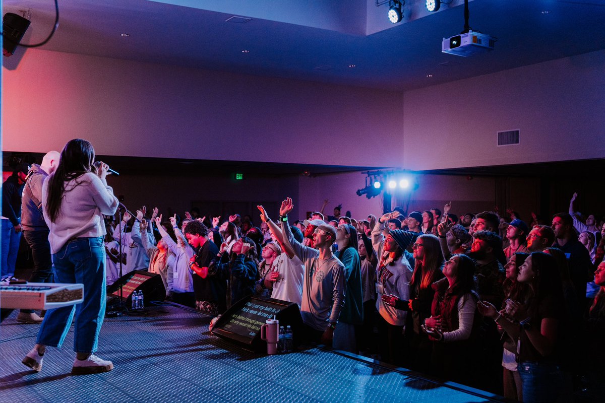 ryangloer's tweet photo. FCA Winter Blast 2025 is underway! Join us in prayer as 280+ college athletes from 48 different universities are gathered together to worship Jesus. May the aftershocks of this weekend be felt for generations. @TheFCATeam @CarolinasFCA #FCA #FCAwinterblast ❄️ https://t.co/7PrEGLMBtn