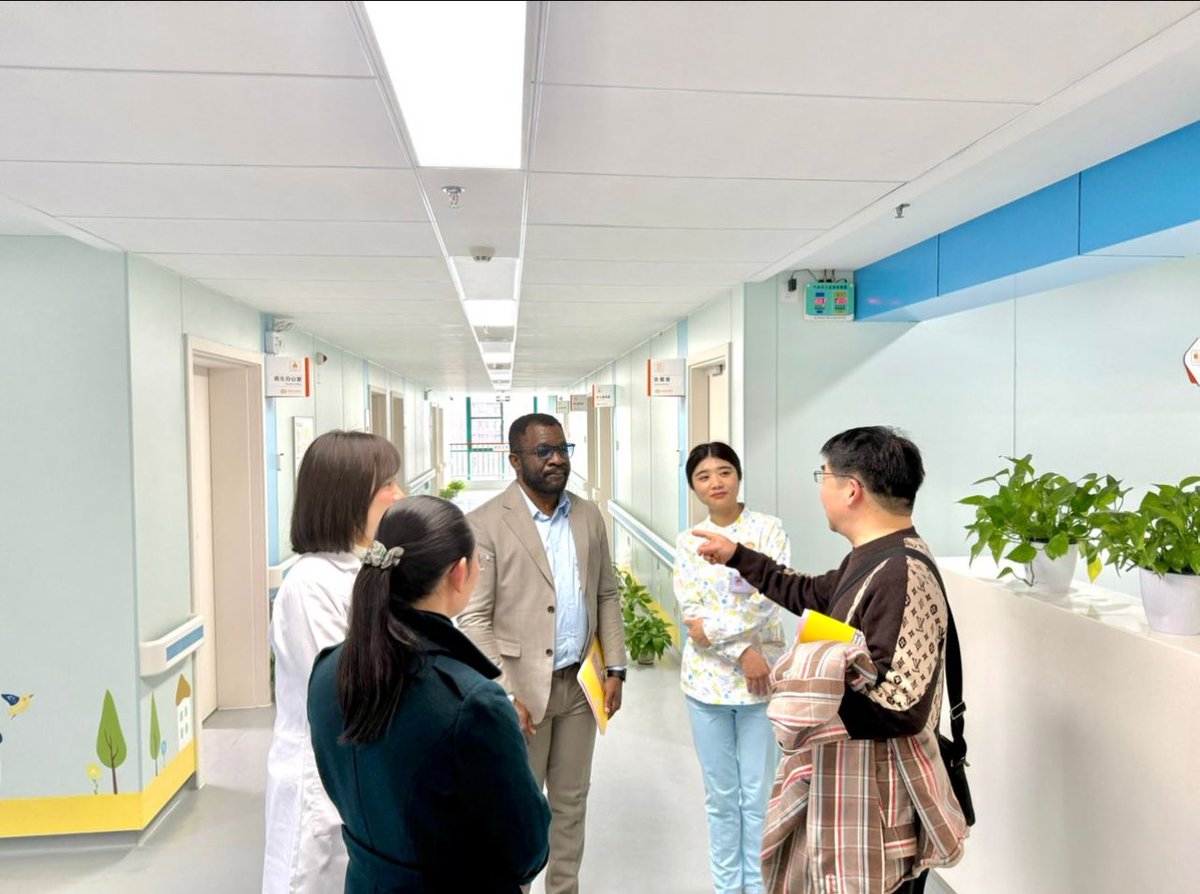 FellyMbula3's tweet image. 🆘🆘Inscrivez-vous au programme de formation médicale en Chine ! Une opportunité unique pour les professionnels de la santé de renforcer leurs compétences à l&apos;international. Contactez-le au : drc.incubator.projects@gmail.com #FormationMédicale #Chine #Opportunité 🥼 🩺