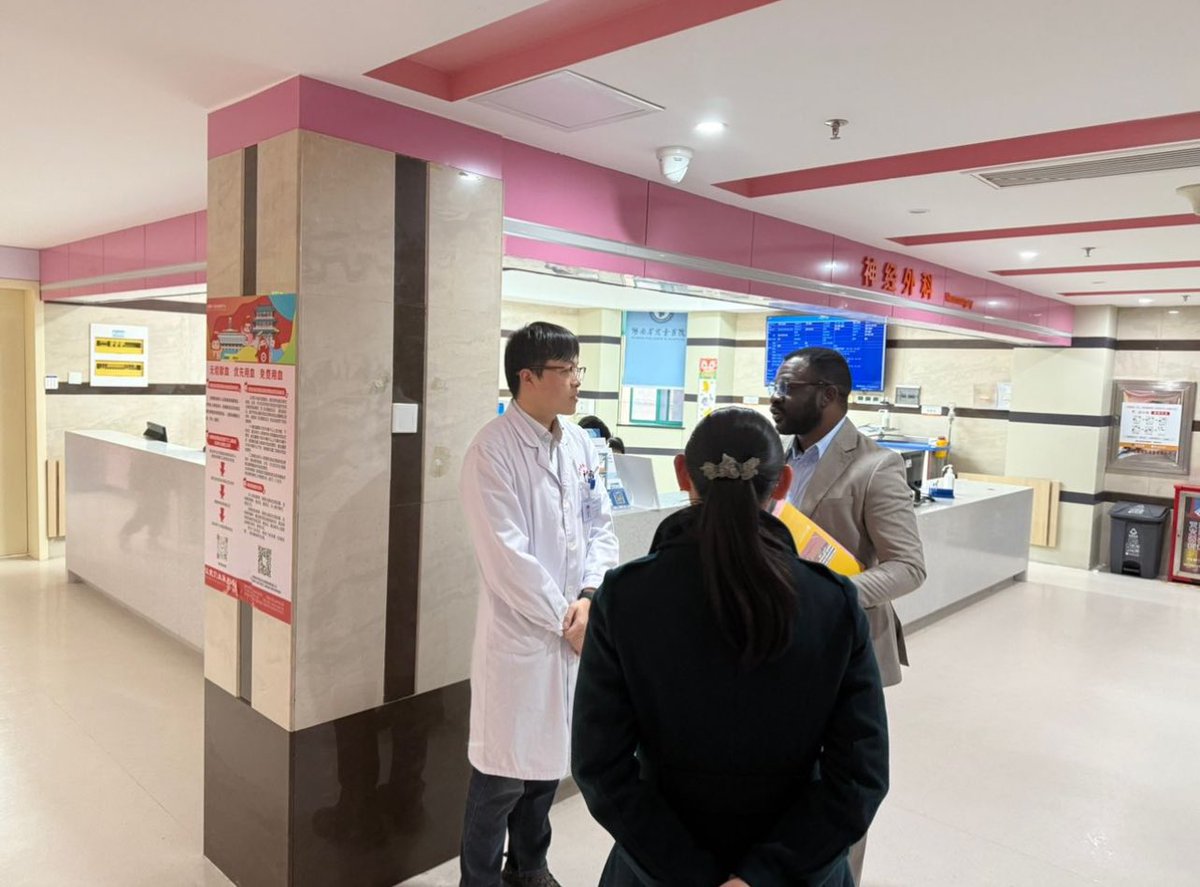 FellyMbula3's tweet image. 🆘🆘Inscrivez-vous au programme de formation médicale en Chine ! Une opportunité unique pour les professionnels de la santé de renforcer leurs compétences à l&apos;international. Contactez-le au : drc.incubator.projects@gmail.com #FormationMédicale #Chine #Opportunité 🥼 🩺