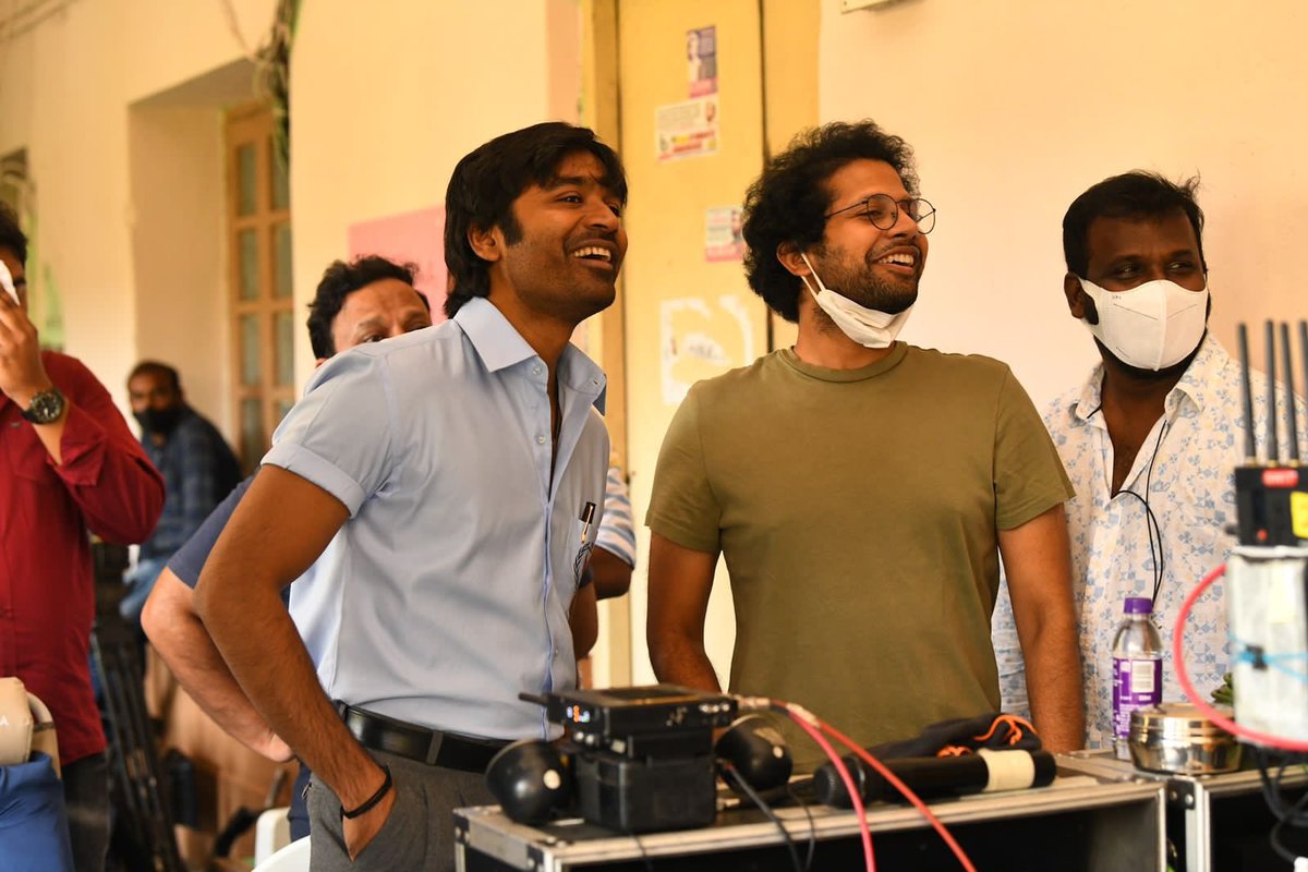 Thala__Prasath's tweet photo. Mega Blockbuster #LuckyBaskhar movie Dir #VenkiAtluri next movie @dhanushkraja combo already blockbuster #Vathi Combo another new movie title #HonestRaj https://t.co/r7o6i9bcDE