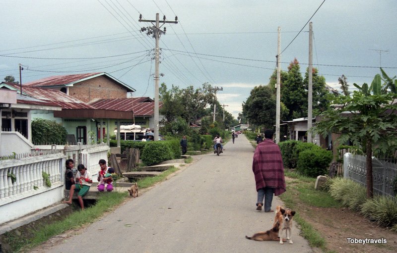 potolawas's tweet photo. Karonese Village, Toba Lake, North Sumatra, circa Sept 1998.
โข
๐ธ: Tobeytravels
โข
#potolawassumatra #tobalake https://t.co/W9EfIbN7yO