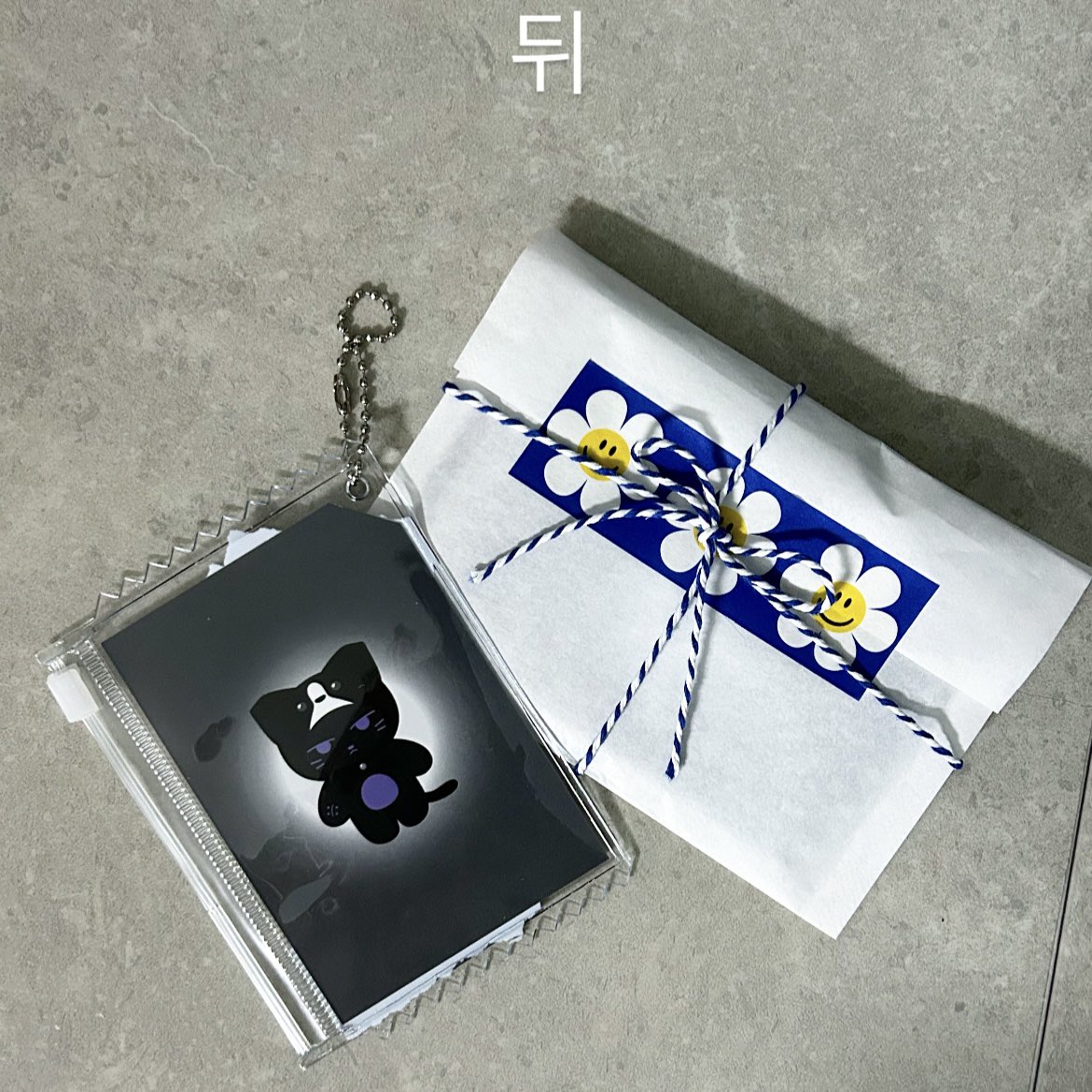 nither_moon's tweet image. ✿ 창균 OFF THE BEAT 앙콘 나눔 ✿

1/19 막콘 부끄로그 포카 파우치 나눔 합니다♥

정확한 시간과 장소는 내일 공유 하겠습니다 !
꼭 받으러 와주셨으면 좋겠어요 ꒰ ⸝⸝ɞ̴̶̷ ·̮ ɞ̴̶̷⸝⸝꒱