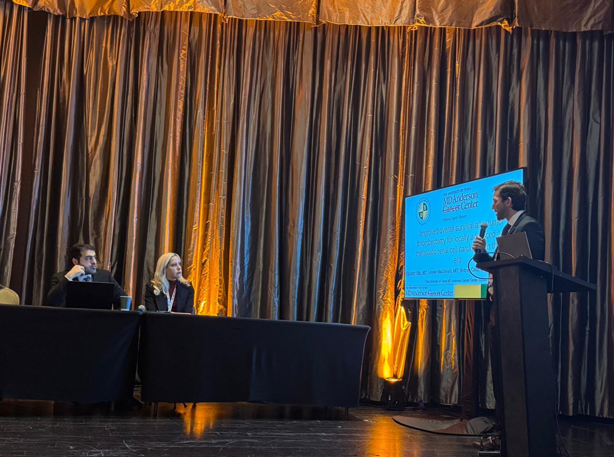 In the Fontaine Ballroom, you can find <a href="/brunonahar/">Bruno Nahar</a> giving fellows and residents an opportunity to present their latest findings in #oncology. 
Moderators - <a href="/JessDelgado55/">Jessica Delgado, MD</a> and Ali Mouzannar, MD