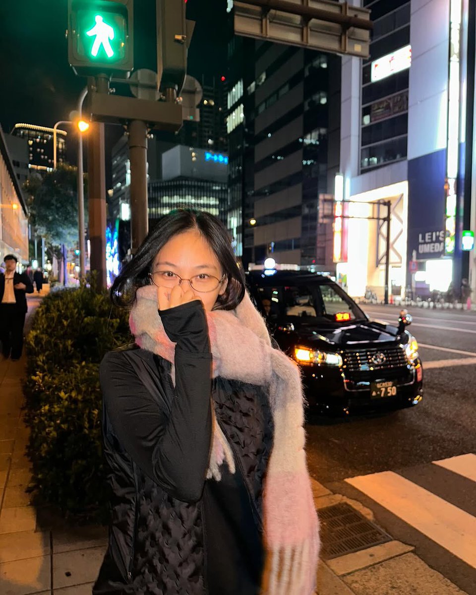 비비. tweet media