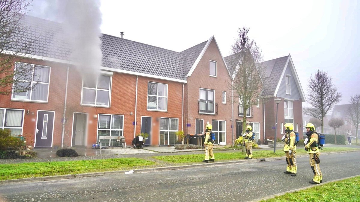 Woningbrand met veel rookontwikkeling in Zwaag