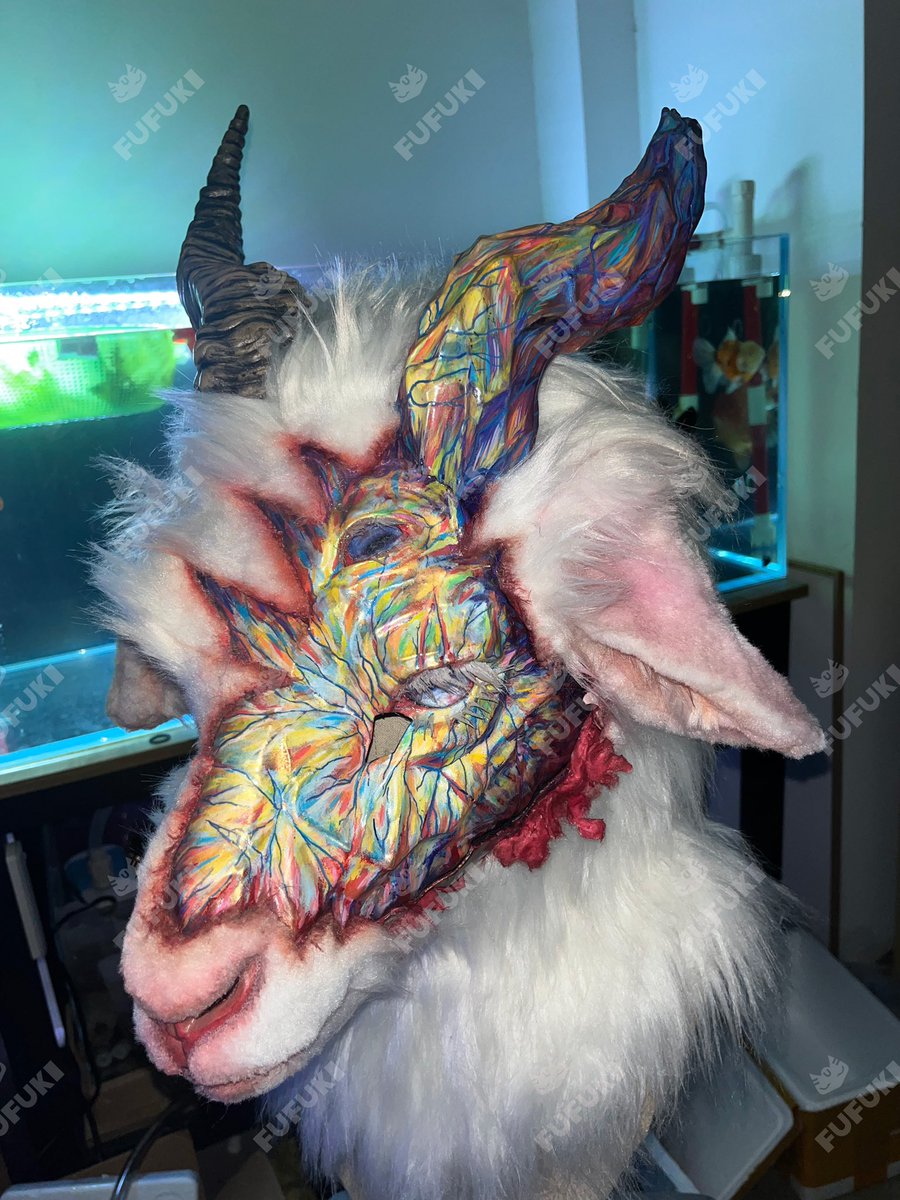FUFUKI2022's tweet photo. Unfinished

#furry #fursuit  #獣 #kemono #fursuiter https://t.co/03FXXxaeWH