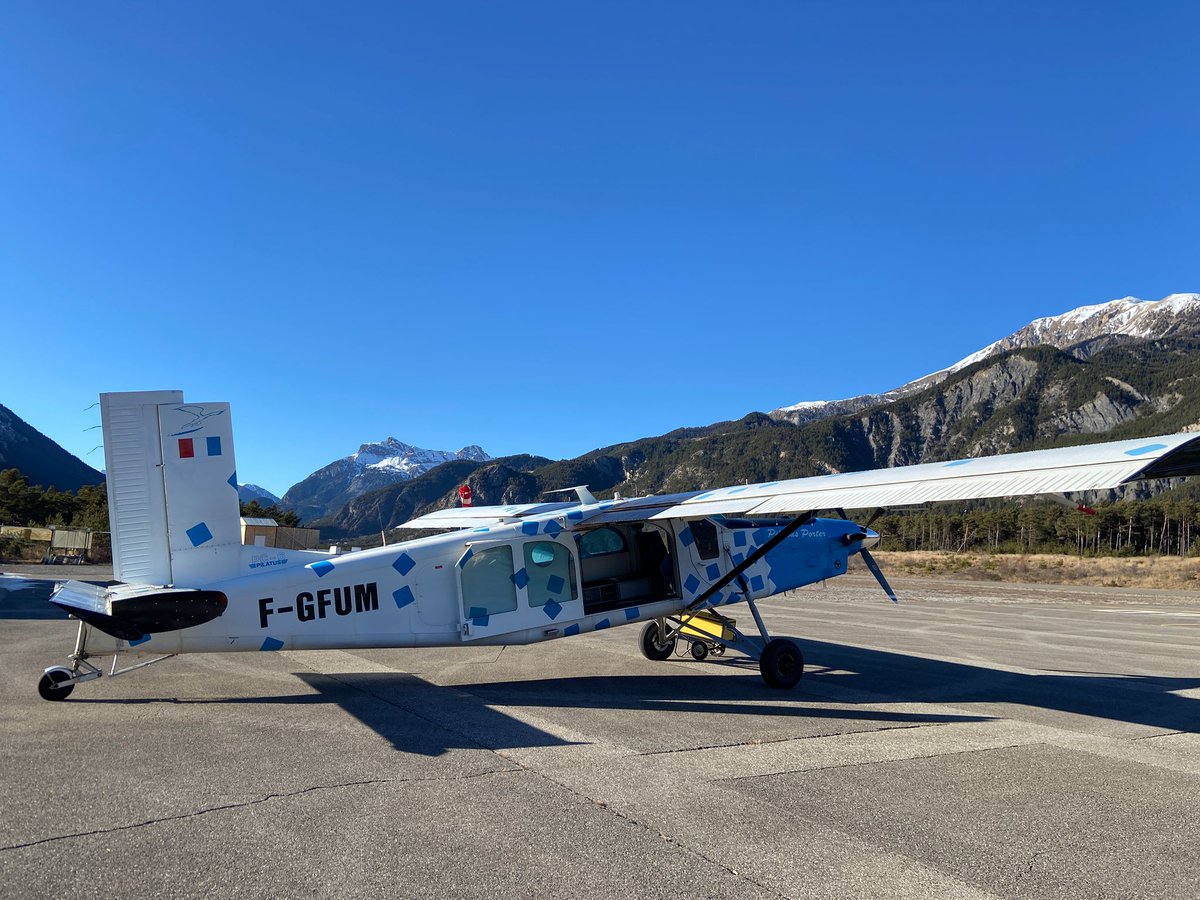 #Championnat 🥇| Coupe du Monde de Parachute-Ski 2025 #LIVE
Le stand by météo, initialement prévu jusqu'à 14h00 a finalement donné lieu à une annulation des manches pour la suite de la journée. 
Les résultats provisoires : results.worldskydiving.org/FrontEnd/Compe…