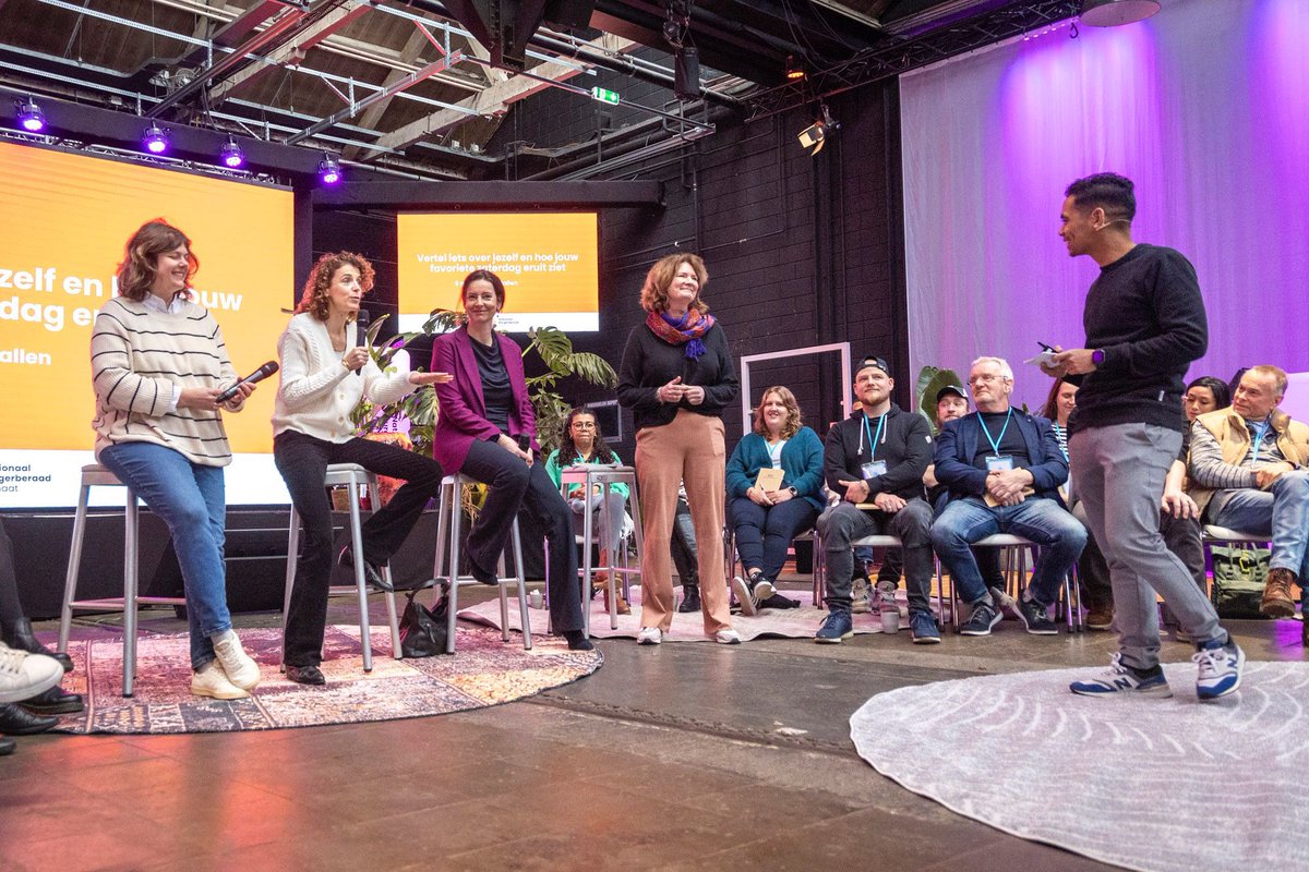 bbklimaat's tweet image. 🎈Het Nationaal Burgerberaad Klimaat is begonnen! Dit weekend kwamen 175 deelnemers in Amersfoort voor het eerst samen. Een mooie start met ministers @ministerkgg, @minister_bzk, Marieke Koekkoek en voorzitter Nienke Meijer. #BurgerberaadKlimaat