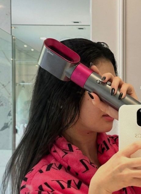 dieleval's tweet image. Nós, garotas, que nos arrumamos nessa ordem&amp;gt;&amp;gt;&amp;gt;&amp;gt;