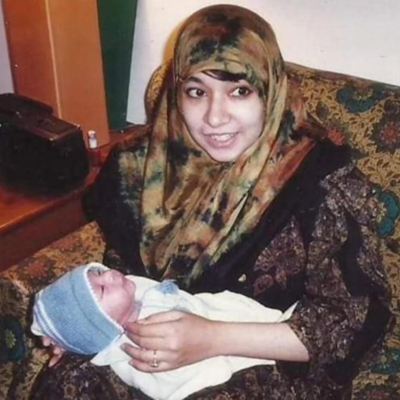 SkyNews's tweet photo. A Pakistani neuroscientist held in US custody has told Sky News she has hope she will be freed after "new evidence" emerged which may suggest her innocence.

Watch @sabahchoudhry's full report 👇
