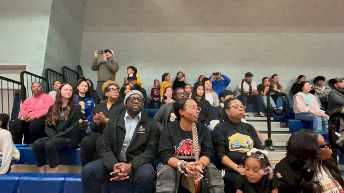 Darnisha Harvey (@dr_dharvey) on Twitter photo So proud of <a href="/JonesES_AISD/">Jones Elementary School</a> 🏀 team! Our A & B teams played their very first game last night. 👍🏾👍🏾 to ALL of the Ts & staff that came out to support our eagles! And thank you to <a href="/JonesMS_AISD/">JonesMSToros</a> for hosting! <a href="/carlonda_davis/">Carlonda Davis</a> <a href="/JoAnnNPayne/">JoAnn Payne, MBA, MAT</a> <a href="/palegria1/">Pedro Alegria, M. Ed</a> <a href="/MsMBaskin/">Maleita Baskin</a> So proud of <a href="/JonesES_AISD/">Jones Elementary School</a> 🏀 team! Our A & B teams played their very first game last night. 👍🏾👍🏾 to ALL of the Ts & staff that came out to support our eagles! And thank you to <a href="/JonesMS_AISD/">JonesMSToros</a> for hosting! <a href="/carlonda_davis/">Carlonda Davis</a> <a href="/JoAnnNPayne/">JoAnn Payne, MBA, MAT</a> <a href="/palegria1/">Pedro Alegria, M. Ed</a> <a href="/MsMBaskin/">Maleita Baskin</a>