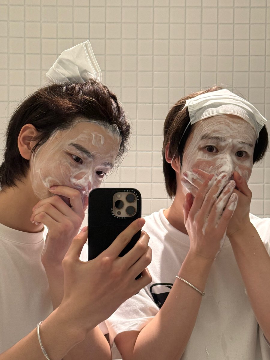 tws_transidn's tweet photo. #SHINYU (2)
Dari Shinyu jadi Shin Junghwan
Dari Kyungmin jadi imut 
#신유 #TWS #투어스 https://t.co/cRwCENsNLh