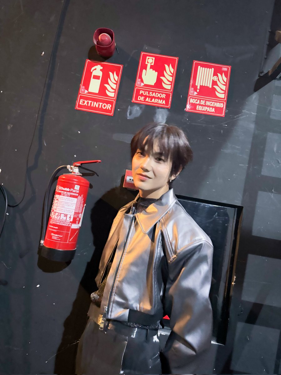 พี่จักรมาครับ!
P'Jak krub!
BUILD FANMEETING IN MADRID
#HolaBUILDinMadrid