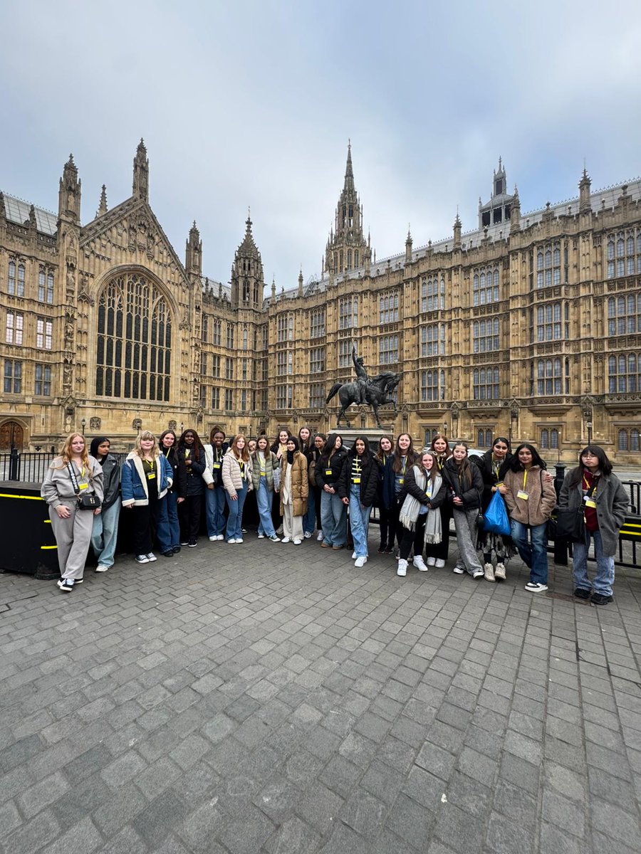 Fairfield_HSFG's tweet photo. Yesterday, 30 pupils headed to London to visit Westminster Abbey and The Palace of Westminster. We visited the House of Commons and House of Lords and even got to observe some debates. What an exciting day! https://t.co/ZX9WUDLGIz