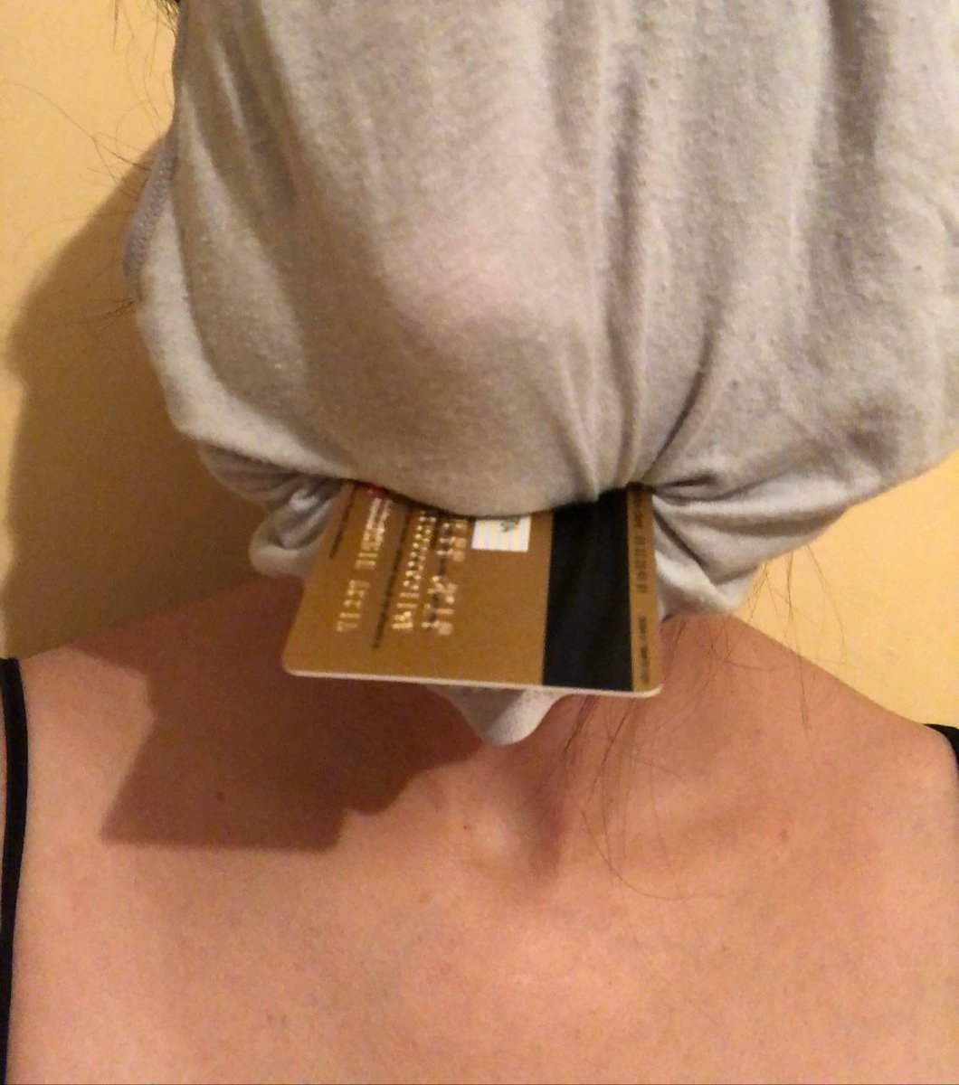 #معصيتّيَ_رِحّتِي #عاهرة #خنزيرة #فاجره #بهيمه #حرمه #بنت_الحرام #زنا #شذوذ #
عاشت ١٧ سنه من حياتها تتعلم وتتريي ع العفه والأدب والاحترام والتدين لكن كله انمسح وراااح وكله انمسح واتدمر وعرفت طريقها القذره بنت القذره🫵👇