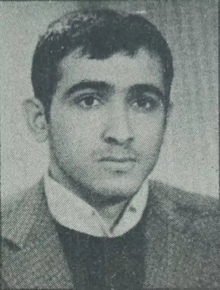 🔻Ölümsüzleşenlerimiz

      Atilla Özkan
    18 Ocak 1976

Kaldığı eve yönelik gerçekleşen polis baskınında yaralanan Atilla Özkan tedavisi engellenerek katledildi.

🔗 psta-online7.net/atilla-ozkan.h…