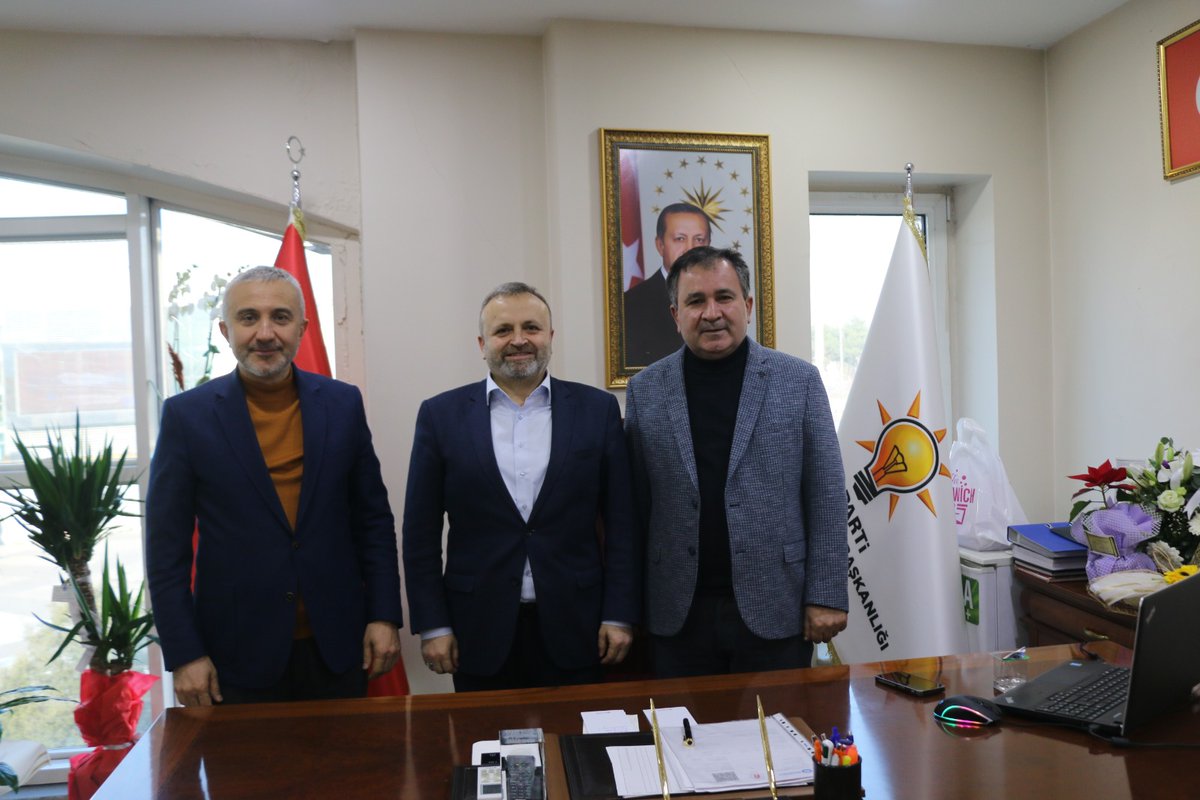 Zeytinburnu AK Parti İlçe Başkanımız, değerli Kardeşim <a href="/MustafaY_K/">Mustafa Yalçınkaya 🇹🇷</a> 'ya hayırlı olsun ziyaretinde bulunduk. 

Rabbim muvaffakiyetler ihsan eylesin.  Başarılar diliyorum. 

<a href="/FGrgn/">Av.Arb.Feridun GİRGİN</a>