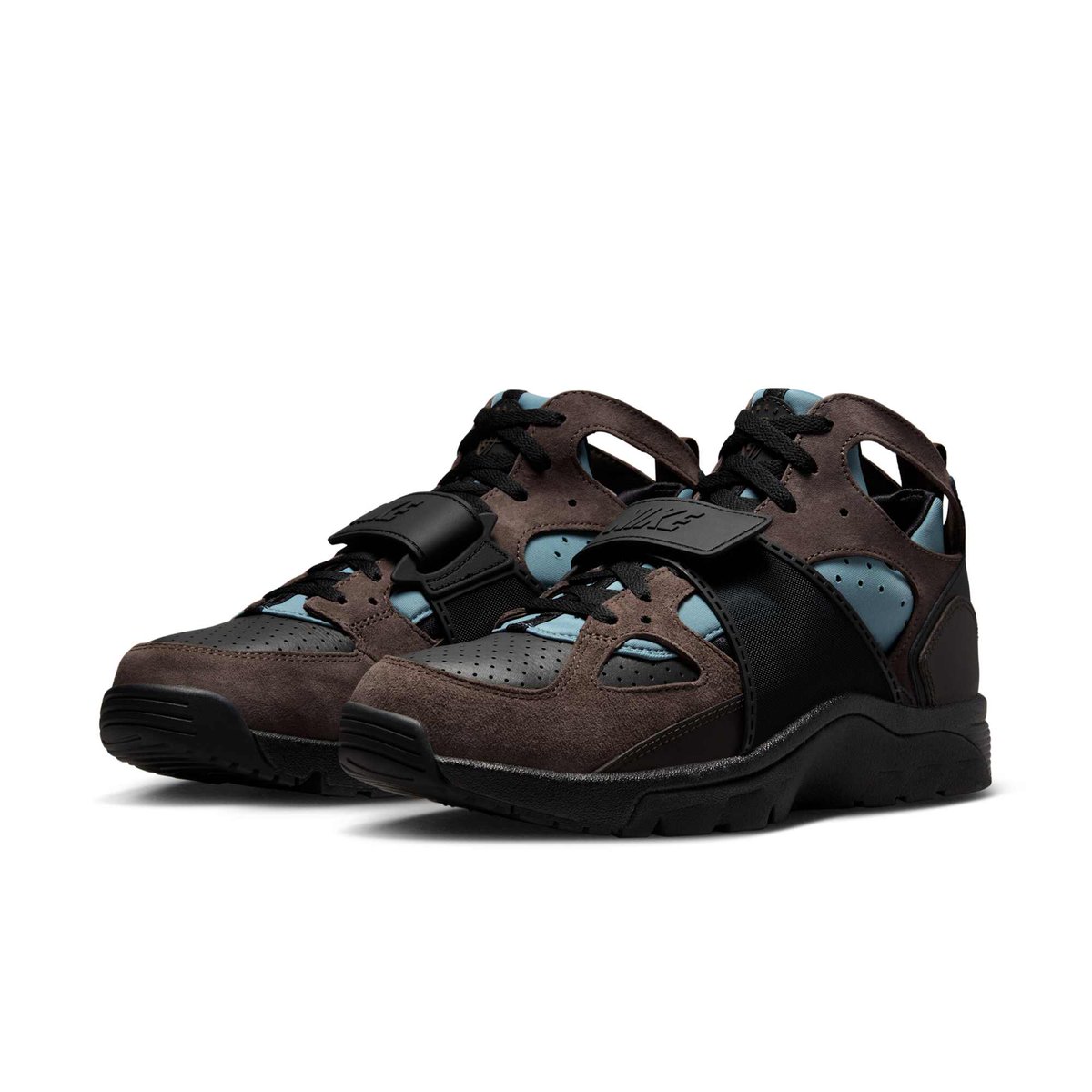 US_11's tweet photo. AIR TRAINER HUARACHE https://t.co/rfI4PIgEY3