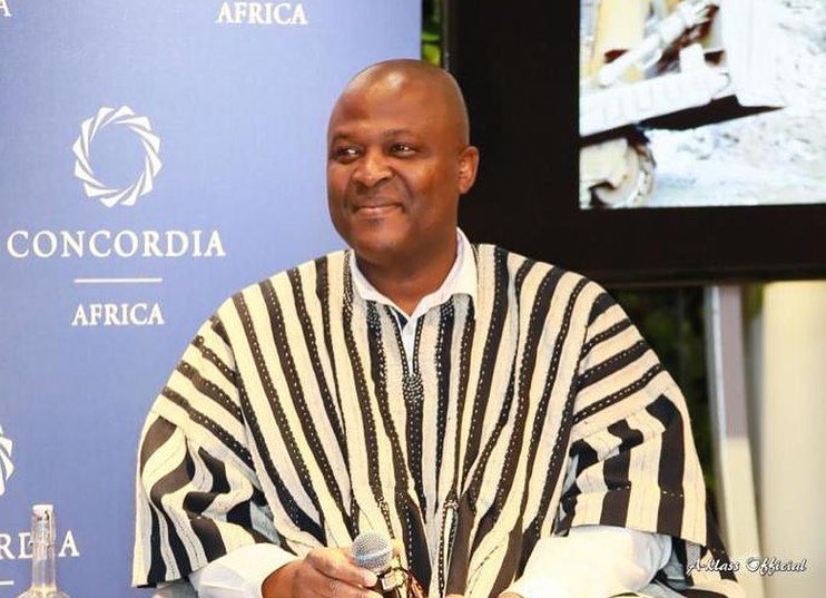 ComradeSharp's tweet photo. You gave the Ada-Songor Salt concession to McDan, who had no mining experience, yet ironically believe it is wrong to give the Bauxite concession to Ibrahim Mahama, who has been actively involved in mining across the continent since the 80s.

Osono y3 aboa ampa!! https://t.co/6VYJsIh5kn