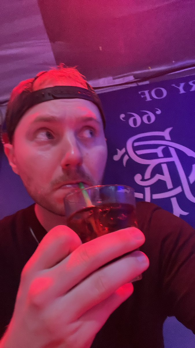 yelekko's tweet photo. Tässä minä kahtelen. https://t.co/gK1w3FUHdk