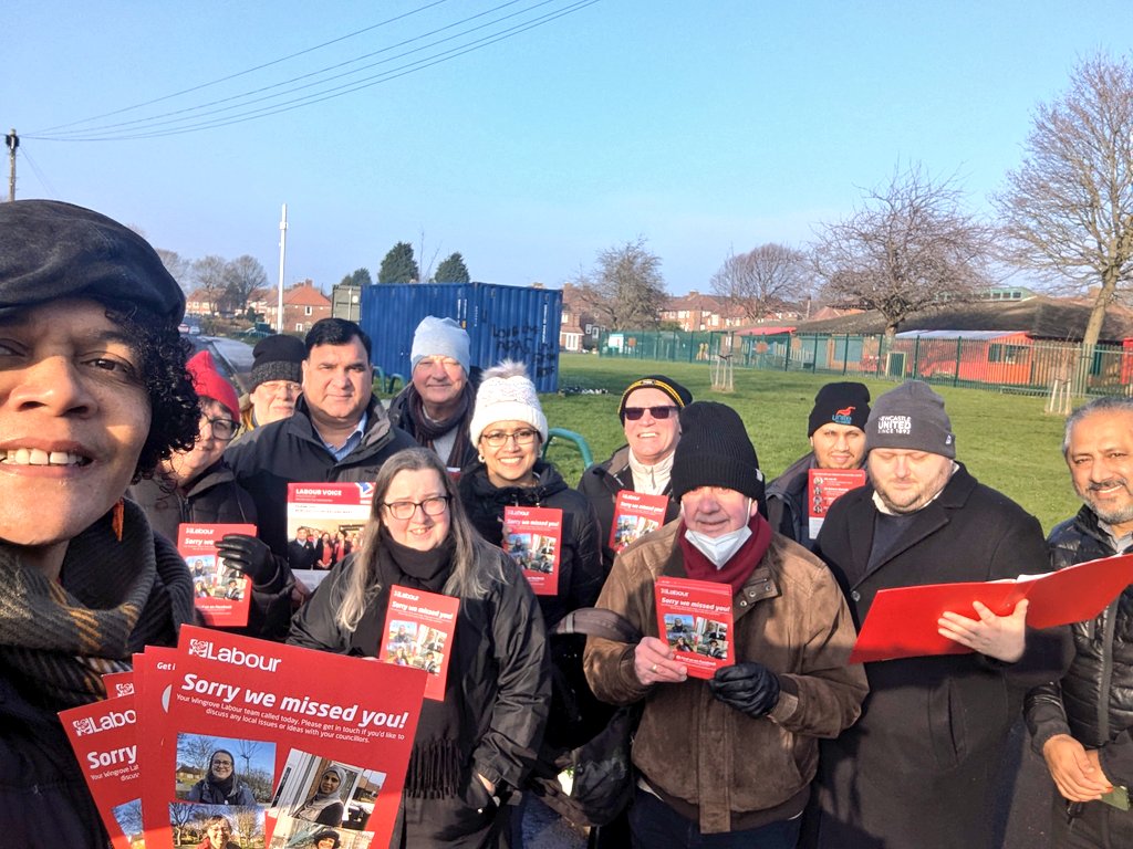 After the bad weather we had a big <a href="/NCLCentralWest/">NCLCentralWest</a> team out  in #Wingrove talking and listening to residents about the issues that matter - #publicservices, #safestreets, #NHS, #costofliving and the work the Labour government to improve lives in #Newcastle